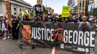 La reforma policial de Estados Unidos permanece pendiente a un año del asesinato de George Floyd