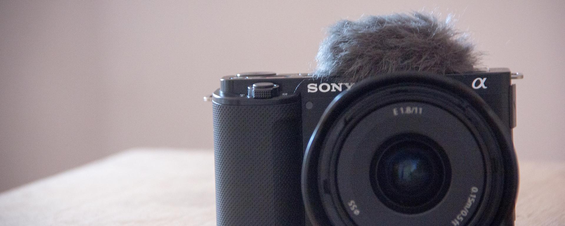 Sony ZV-E10: sometimos a prueba la cámara pensada para vbloggers