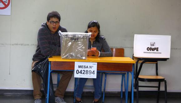 En estas Elecciones 2018 el voto electrónico se aplicó en 39 distritos del país, 21 de ellos en Lima y Callao. En el resto de distritos se sufragó a través del voto convencional. (Foto: El Comercio)