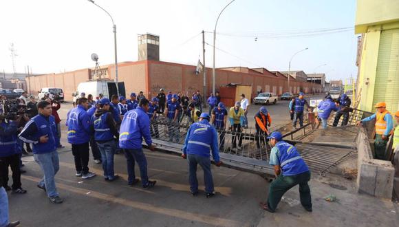 Av. Argentina: rejas y muros que ocupaban pistas son derribadas - 10