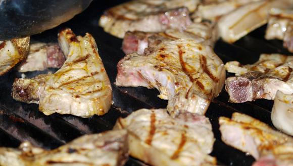 Las chuletas de cerdo deben quedar suaves, que se deshacen en la boca. (Foto: ariesa66 / Pixabay)