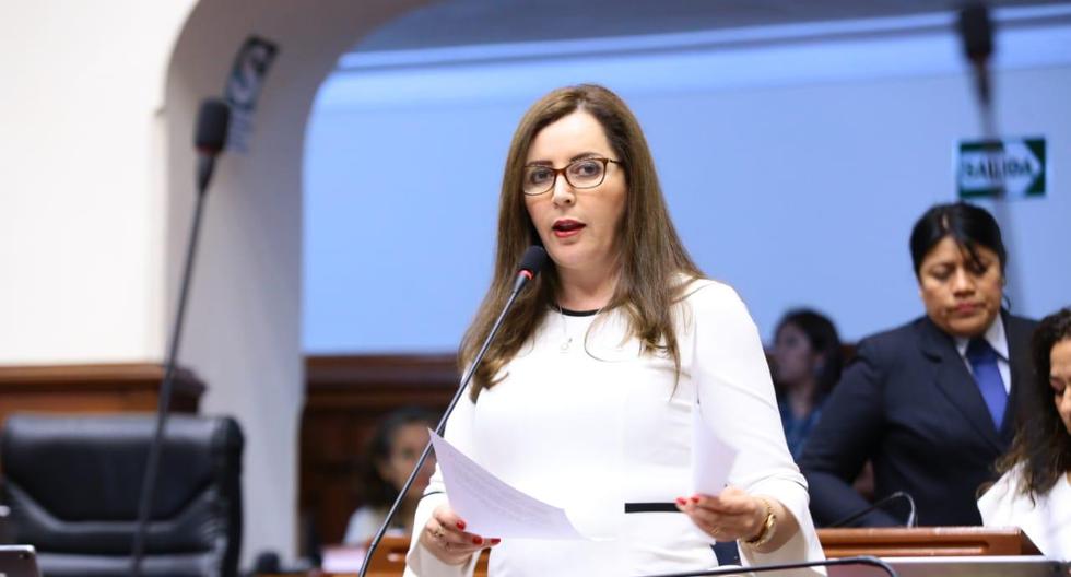 La legisladora Rosa Bartra se manifestó en contra de otorgar la cuestión de confianza. (Foto: Congreso)