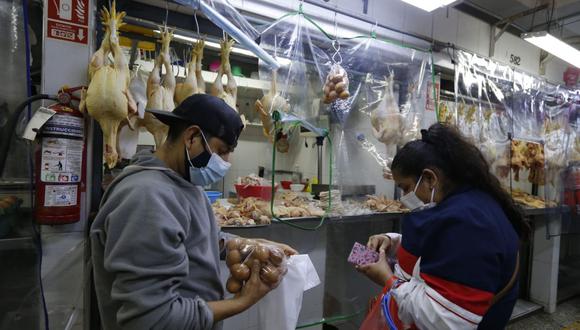 Jorge Carrillo Acosta manifiesta que con la exoneración del IGV los precios de los alimentos no disminuirían en un 18% como se proyecta, sino solo en un 15% aproximadamente. (Foto: Violeta Ayasta / GEC)