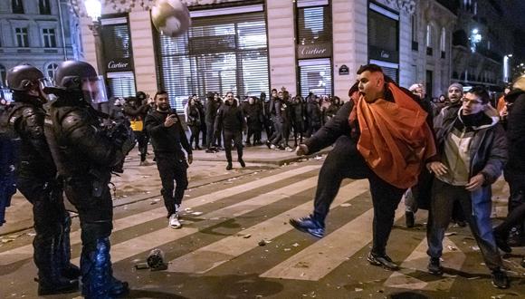Qatar 2022. La policía de París calma los disturbios generados por los hinchas de Marruecos. EFE