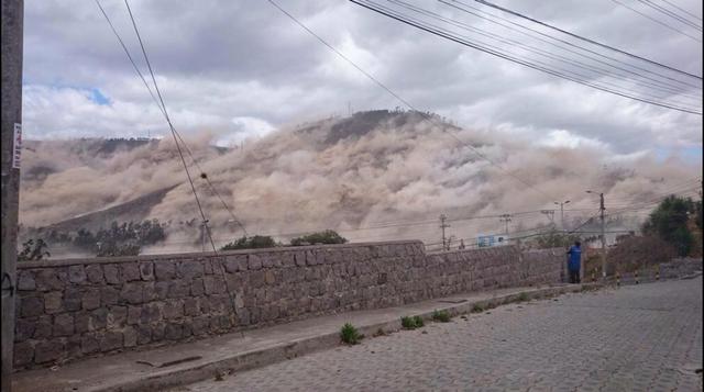 Las nubes de polvo que cubrieron Quito tras sismo de 5 grados - 1