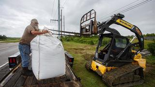 Louisiana y Texas se preparan para el embate de un “fortalecido” huracán Laura: hay 400.000 evacuados | VIDEO