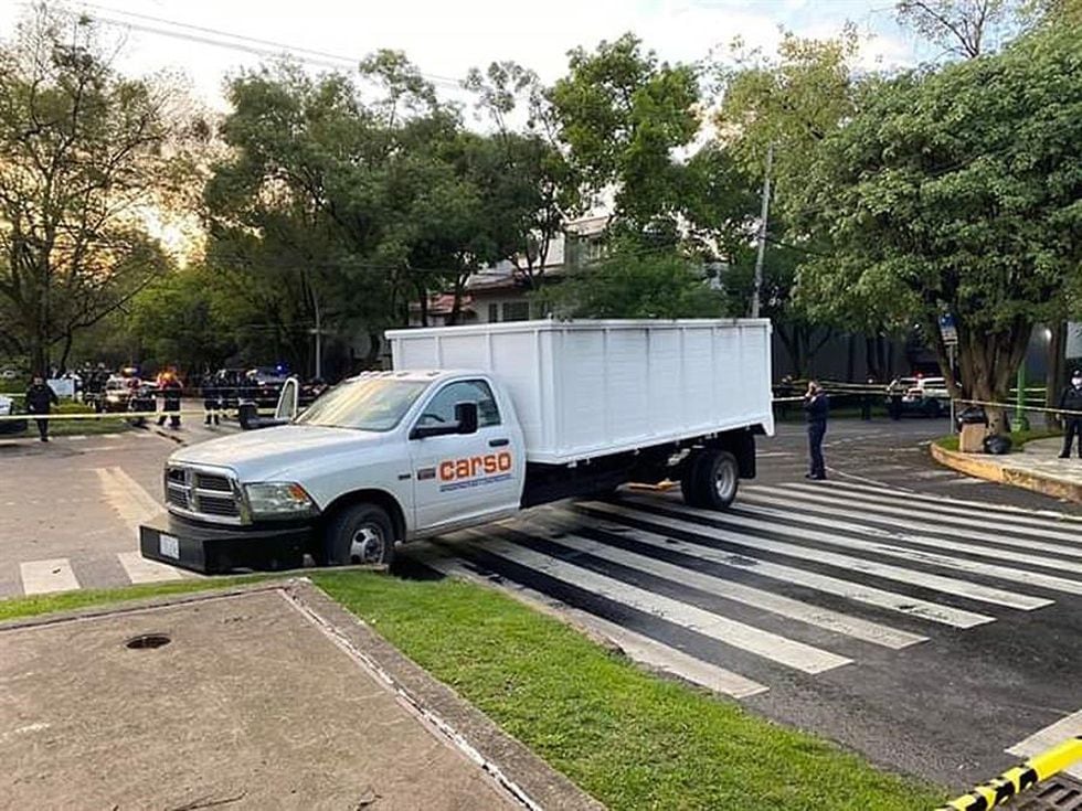 Una camioneta que se usó en del atentado. (EFE/ Fiscalía De Ciudad De México).