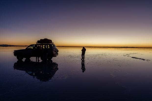 El salar de Uyuni, además, es un sitio clave para el turismo boliviano. Foto: Diego Delso, delso.photo, Licencia CC-BY-SA.