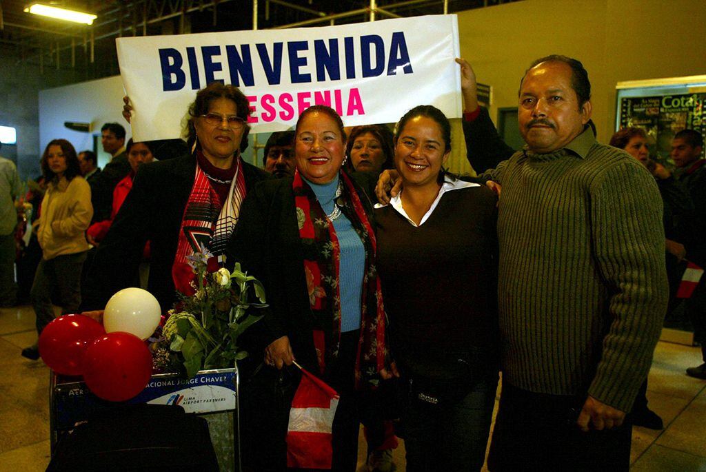 El 25 de mayo del 2004, Yesenia Mercado llegó al aeropuerto internacional Jorge Chávez procedente de Estado Unidos. (Foto: Ernesto Arias/GEC Archivo Histórico)
