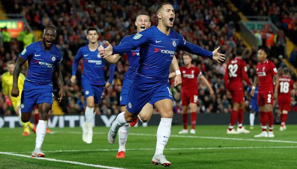 Chelsea ganó 2-1 al Liverpool con golazo de Hazard y avanzó a octavos de final de la Copa de la Liga | VIDEO. (Foto: AFP)