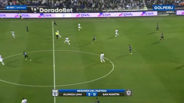 Primer gol de Alianza: tras la presión alta de Pablo Lavandeira, el equipo puso hasta cinco hombres en campo rival para asfixiar la salida. Ballón interceptó un pase y se originó el tanto de Wilmer Aguirre.
