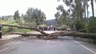 Carreteras de Cusco están bloqueadas por paro de agricultores
