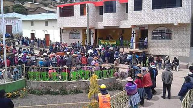 Huancavelica: rinden homenaje a alcalde fallecido en accidente - 1
