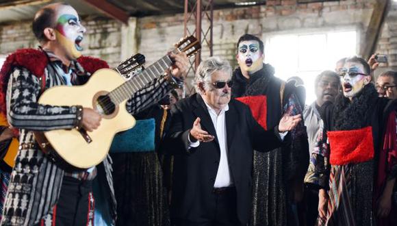 Uruguay: Mujica inauguró una escuela agraria junto a su chacra