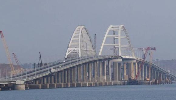 El puente tiene 19 kilómetros de largo. Une Crimea con Rusia. (Foto: Reuters)