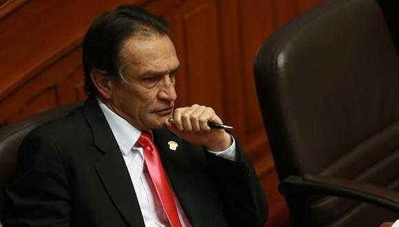 El congresista Héctor Becerril fue involucrado en el presunto cobro de sobornos para favorecer a una empresa en Lambayeque. (Foto: GEC)