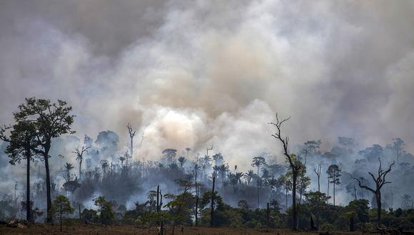 Imagen del 2019. El humo sale de los incendios forestales en Altamira, estado de Pará, Brasil, en la cuenca del Amazonas. (Foto: AFP/Archivo)