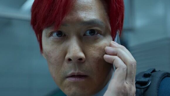 Al final de "El juego del calamar", Gi-hun decidió no subirse al avión y regresar para confrontar a los responsables de la sádica competencia (Foto: Netflix)