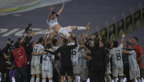 Lionel Messi consiguió su primer título con Argentina ante el clásico rival: Brasil (Foto: AFP)