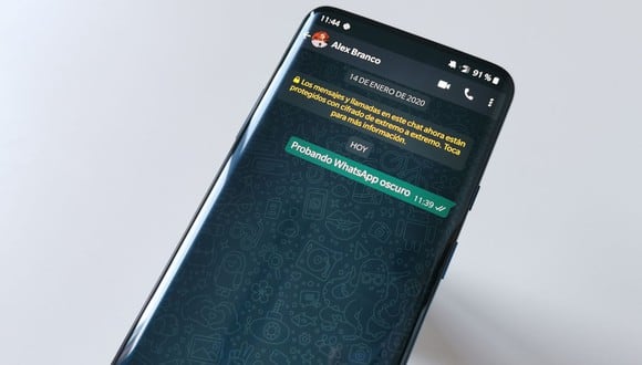 WhatsApp se actualiza y trae nuevos fondos de pantalla basados en el "modo oscuro". (Foto: WhatsApp)