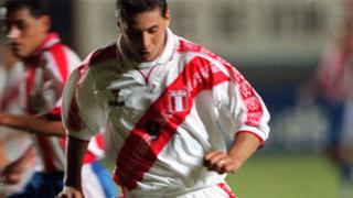 Claudio Pizarro anotó hace 15 años un 'hat-trick' ante Paraguay