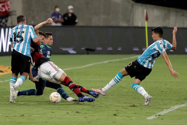 Racing enfrentó a Flamengo por la Copa Libertadores