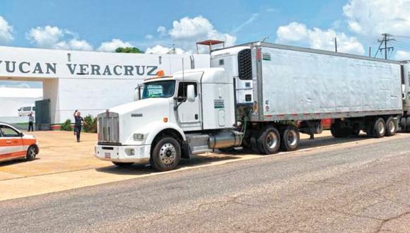 México detiene a 791 migrantes indocumentados que viajaban escondidos en cuatro camiones en Veracruz. ("El Universal" de México, GDA).