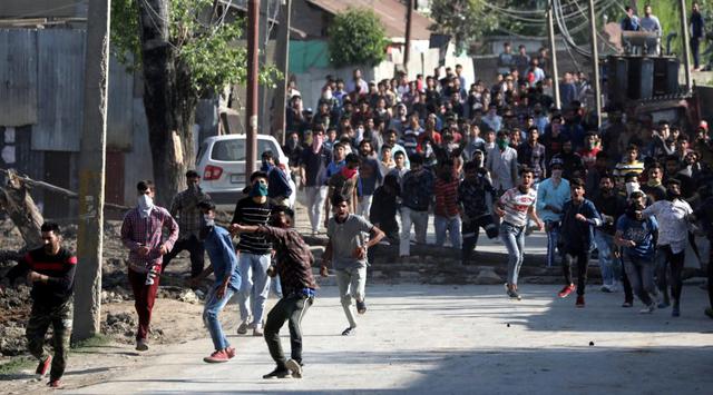 La presunta violación de una niña de tres años en Cachemira india provocó este martes que miles de estudiantes saliesen a a calle por segundo día. (EFE)