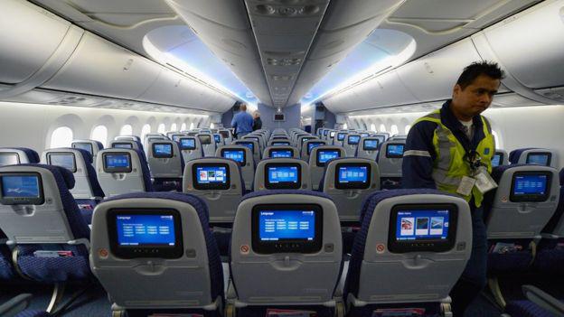 Si puedes elegir, lo mejor es un asiento de ventana. (Foto: Getty)