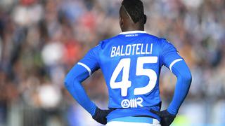 Mario Balotelli, el jugador que hace récords en medio de cánticos racistas