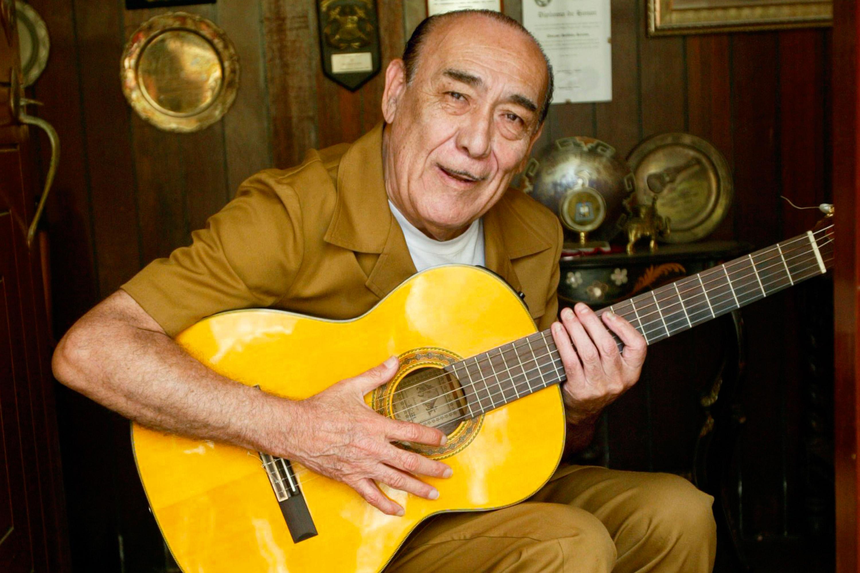 Óscar Avilés habría tenido un sorprendente aporte para la beatlemanía en el Perú.