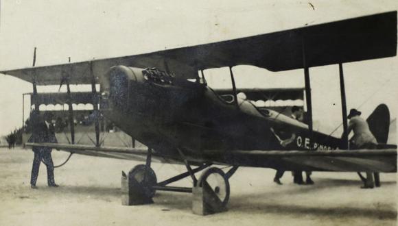 La última fotografía del avión de Espinosa antes de estrellarse. La hélice ya se encontraba funcionando. (Foto: Archivo personal)