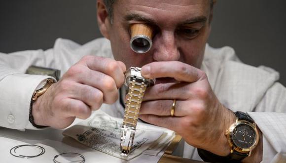 Fabricantes de relojes suizos preparan modelos 'inteligentes'