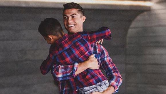Cristiano y su hijo, un proyecto de buen futbolista. (Foto: Instagram)