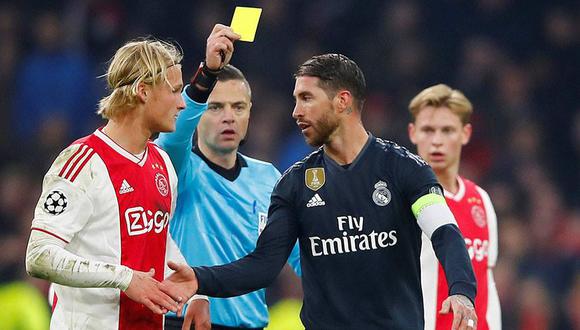 Sergio Ramos, defensa del Real Madrid, podría recibir un duro castigo por parte de la UEFA, si se comprueba que provocó una tarjeta amarilla ante Ajax. (Foto: Reuters)