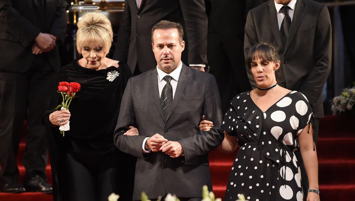 Anel Noreña, José Joel y Marysol Sosa en velatorio de José José en México. (Foto: Agencias)