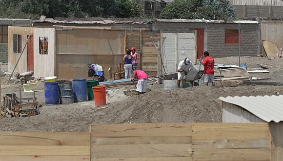 Invasiones amenazan la expansión urbana al norte y sur de Lima