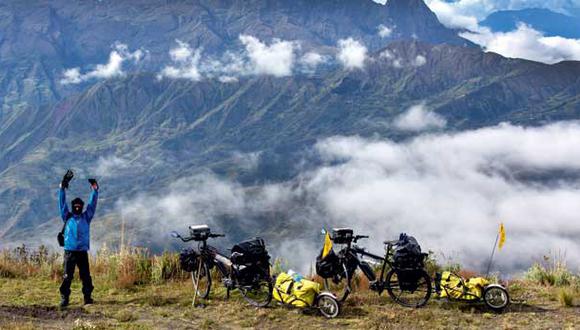 Conoce a los fotógrafos que recorren los Andes en bicicleta