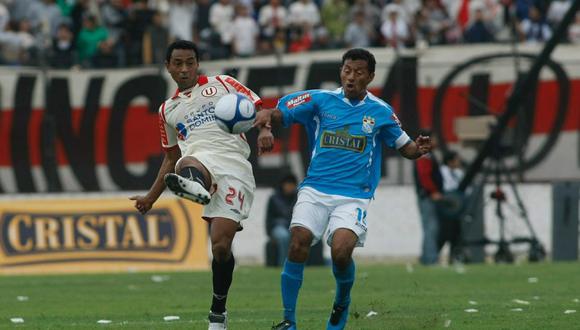 Roberto Palacios y Nolberto Solano se enfrentaron en los duelos de Sporting Cristal y la 'U' de 2009. (Foto: Fernando Fujimoto / Archivo El Comercio)