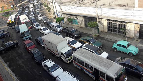 Usuarios denunciaron gran congestión vehicular desde tempranas horas. (Foto: Facebook)