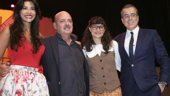 Fernando Gaitán junto al elenco de la novela "Yo soy Betty, la fea". (Foto: El Tiempo / GDA)