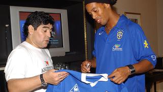 Facebook: Maradona y el mensaje a Ronaldinho por su retiro