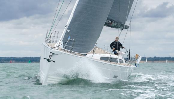 Velero es capaz de generar su propia recarga mientras navega. (Foto: x-yachts.com)