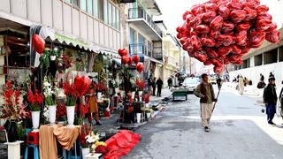 Los talibanes prohíben San Valentín en Afganistán y ordenan destruir todas las decoraciones 