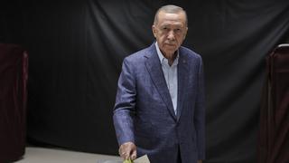 Turquía decide el futuro de Erdogan en unas reñidas elecciones presidenciales