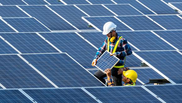 Propuesta legislativa criticada por la SPH busca acelerar el desarrollo de la energía solar, tecnología que participa con un 1,2% en la matriz de generación eléctrica.