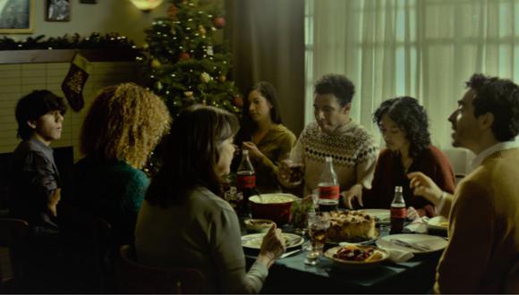 La marca lanzó su nueva campaña navideña, que celebra la fuerza imparable de las Fiestas para reunir a familiares y amigos. (Foto: Coca Cola)
