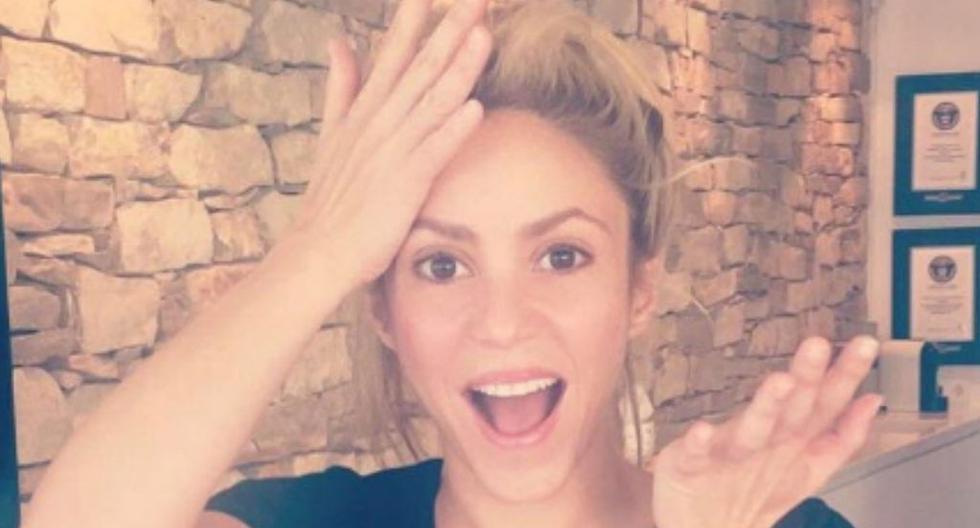 Mira cómo Gerard Piqué le lava el cabello a la  Shakira. (Foto: Instagram)