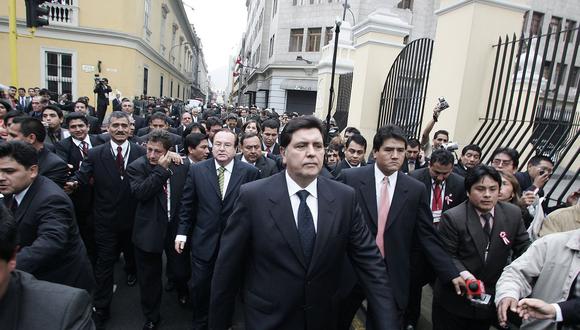 Luis Nava (izq.) fue secretario general de Palacio de Gobierno y también ministro de la Producción durante el segundo quinquenio de Alan García (2006-2011). (Foto: El Comercio)