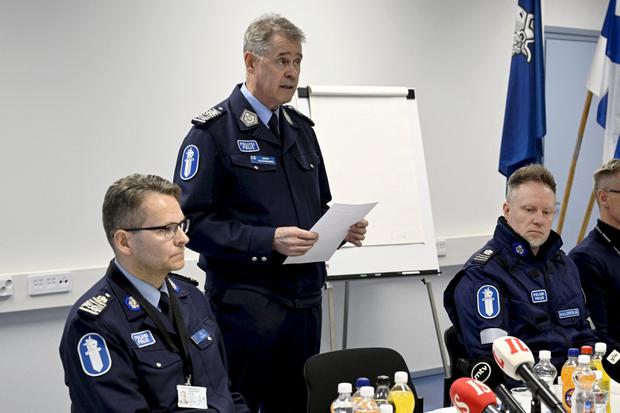عقد المدير العام للشرطة الفنلندية سيبو كولهماينن مؤتمرا صحفيا عقب المأساة التي وقعت في فانتا. 